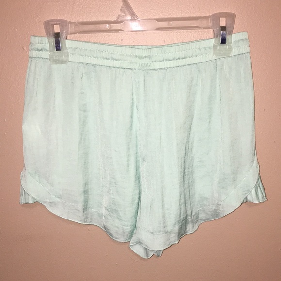 Shorts - Picture 2 of 3